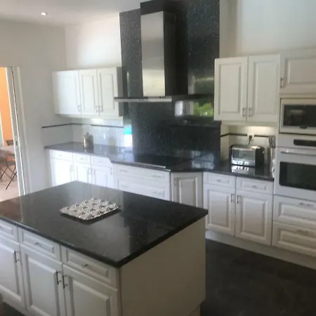 Luxueuse Avec Piscine Sur Les Hauts De *