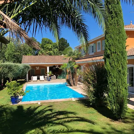 Luxueuse Avec Piscine Sur Les Hauts De *