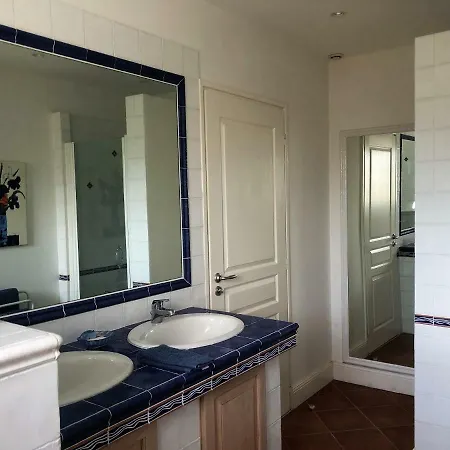 Luxueuse Avec Piscine Sur Les Hauts De *