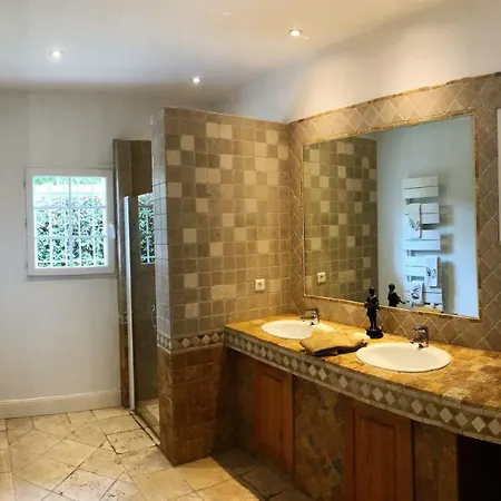 Luxueuse Avec Piscine Sur Les Hauts De Villa