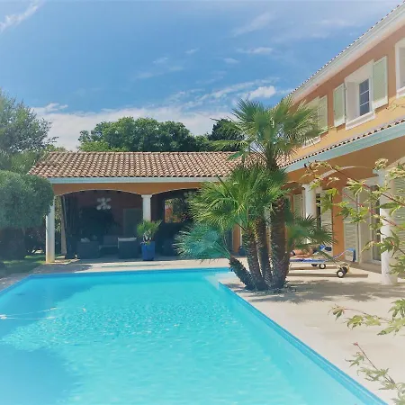Luxueuse Avec Piscine Sur Les Hauts De Вилла Биарриц