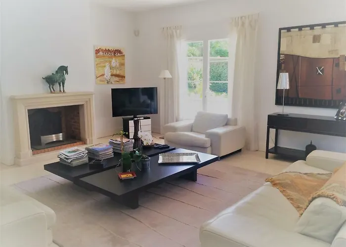 Luxueuse Avec Piscine Sur Les Hauts De *